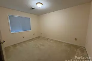 27 Mountain Lake Dr, Hendersonville, NC 28739 - Photo 18