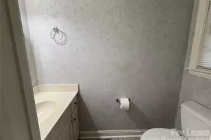 27 Mountain Lake Dr, Hendersonville, NC 28739 - Photo 32