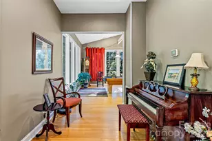 672 Blythe St, Hendersonville, NC 28739 - Photo 10