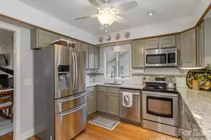 701 Red Oak Dr, Hendersonville, NC 28791 - Photo 20