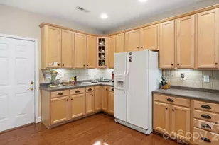 2820 Summer Valley Ct, Charlotte, NC 28269 - Photo 18