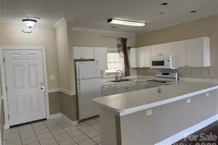 8913 Meadow Vista Rd, Charlotte, NC 28213 - Photo 4