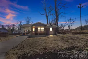 2991 1st Ave Pl NW, Hickory, NC 28601 - Photo 2