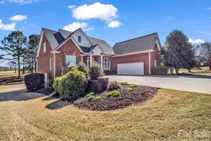 139 N Woodfin Ridge Dr, Inman, SC 29349 - Photo 1