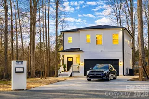 2415 Kimway Dr, Matthews, NC 28105 - Photo 2