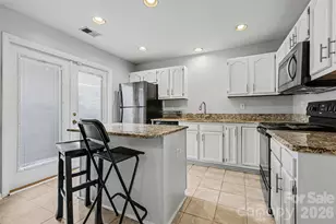 3268 Summercroft Ln, Charlotte, NC 28269 - Photo 6