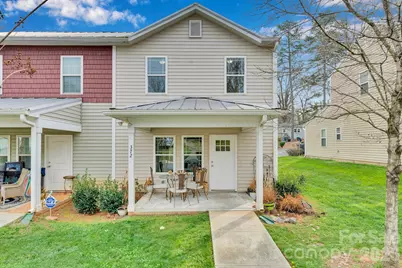 372 E Mills Avenue, Mooresville, NC 28115 - Photo 1