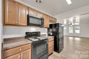 372 E Mills Ave, Mooresville, NC 28115 - Photo 4