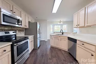 161 Royalton Rd, Mooresville, NC 28115 - Photo 2