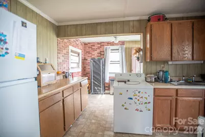 400 Summit Avenue, Spruce Pine, NC 28777 - Photo 26