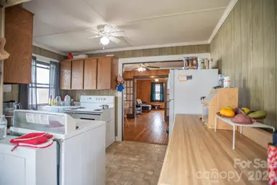 400 Summit Avenue, Spruce Pine, NC 28777 - Photo 30