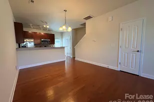 4327 Kobuk Ln, Charlotte, NC 28269 - Photo 4