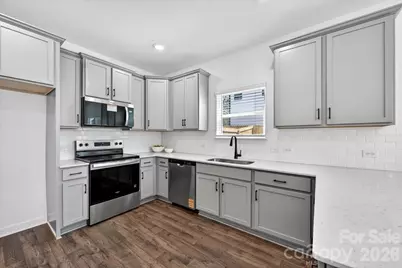 2028 Mandarin Boulevard, Charlotte, NC 28205 - Photo 12