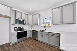 2028 Mandarin Blvd, Charlotte, NC 28205 - Photo 12