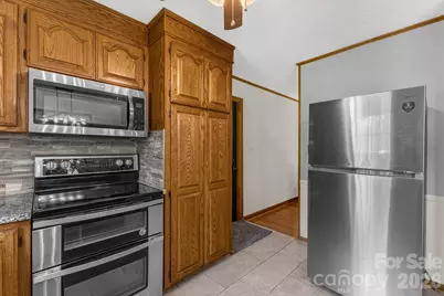 3921 Peach Street, Newton, NC 28658 - Photo 8