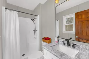 3921 Peach St, Newton, NC 28658 - Photo 14