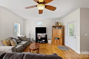 11 Starlight Dr, Black Mountain, NC 28711 - Photo 14