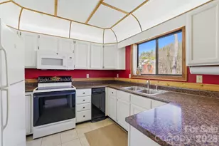 221 Toxaway Fls Dr, Lake Toxaway, NC 28747 - Photo 18