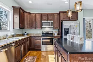 221 Courtland Pl, Asheville, NC 28801 - Photo 20