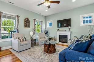 221 Courtland Pl, Asheville, NC 28801 - Photo 10