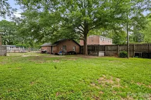 430 3rd St, Cheraw, SC 29520 - Photo 2