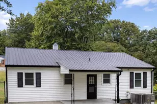 906 N Flint St, Lincolnton, NC 28092 - Photo 2