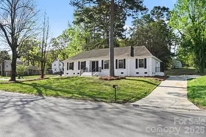 834 Braxfield Drive, Charlotte, NC 28217 - Photo 2