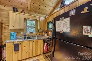 125 Hummingbird Ln, Newland, NC 28657 - Photo 8