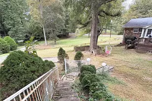 109 Churchill Rd, Dallas, NC 28034 - Photo 32