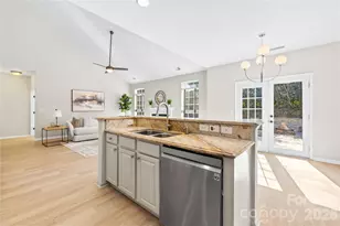 20307 Southshore Dr, Cornelius, NC 28031 - Photo 12