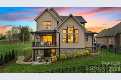 860 38th Avenue NE, Hickory, NC 28601 - Photo 2