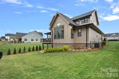 860 38th Avenue NE, Hickory, NC 28601 - Photo 10