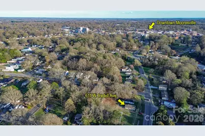 611 W Iredell Avenue, Mooresville, NC 28115 - Photo 2