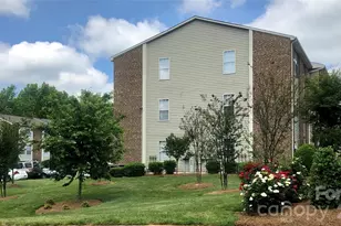 1604 Arlyn Cir, Charlotte, NC 28213 - Photo 2
