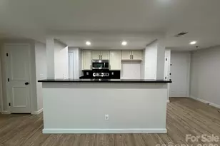 1604 Arlyn Cir, Charlotte, NC 28213 - Photo 10