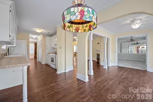 5805 Amity Springs Dr, Charlotte, NC 28212 - Photo 8