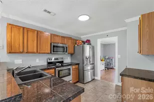 13213 Lampmeade Ln, Charlotte, NC 28273 - Photo 16