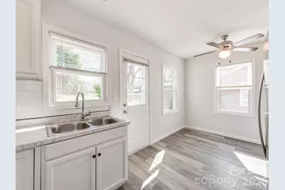 2948 Coronet Way, Charlotte, NC 28208 - Photo 8