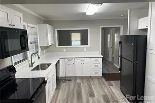 111 Hillcrest Dr, Bessemer City, NC 28016 - Photo 6