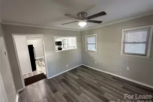 111 Hillcrest Dr, Bessemer City, NC 28016 - Photo 2