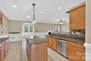 13028 Fenceline Dr, Charlotte, NC 28278 - Photo 6