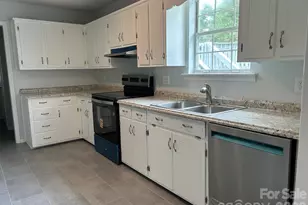2393 Oxford Cir, Lancaster, SC 29720 - Photo 10