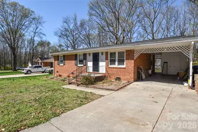 562 Barrington Place NW, Concord, NC 28027 - Photo 2