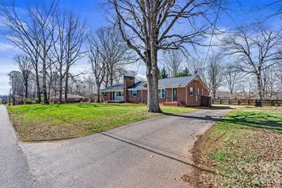 1212 3rd Street Drive SE, Conover, NC 28613 - Photo 4