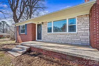1212 3rd Street Drive SE, Conover, NC 28613 - Photo 6