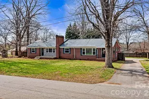 1212 3rd St Dr SE, Conover, NC 28613 - Photo 1