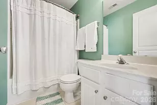 8411 Chaceview Ct, Charlotte, NC 28269 - Photo 20