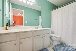 8411 Chaceview Ct, Charlotte, NC 28269 - Photo 18