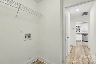 8500 Woodhill Manor Ct, Charlotte, NC 28215 - Photo 14