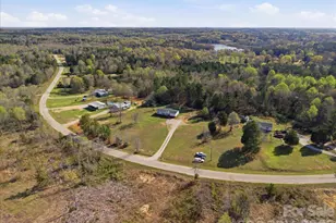 959 Langley Dr, Chester, SC 29706 - Photo 2